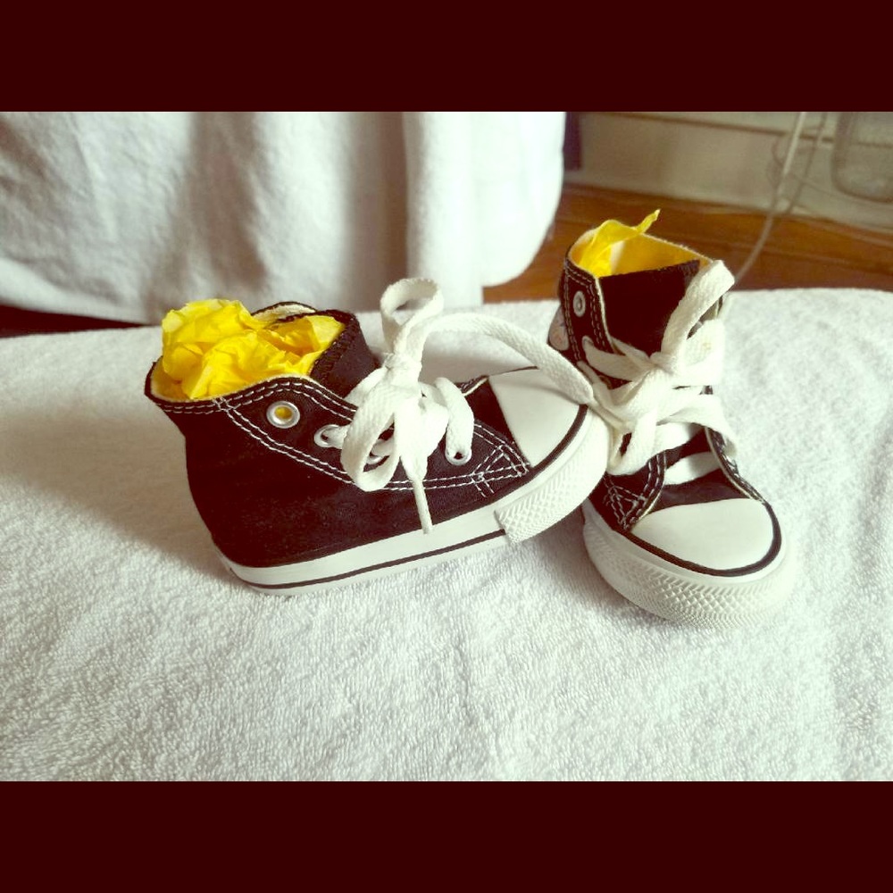 Hi- Top Converse Sneakers Size 4!!